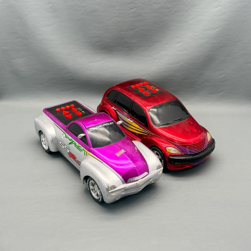 Vintage Road Rippers Chevrolet SSR & Chrysler PT Cruiser Lot Non Working